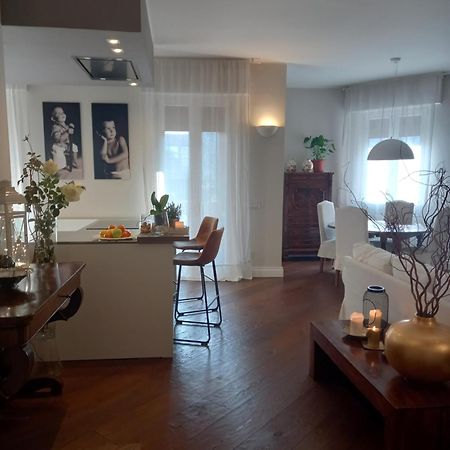 Maison B - Locazione Turistica ブルゲーリオ エクステリア 写真